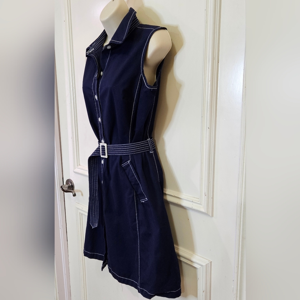 Isaac Mizrahi Navy Blue/White Trim Sleeveless Belted Button Front Dress, Medium - Picture 12 of 16